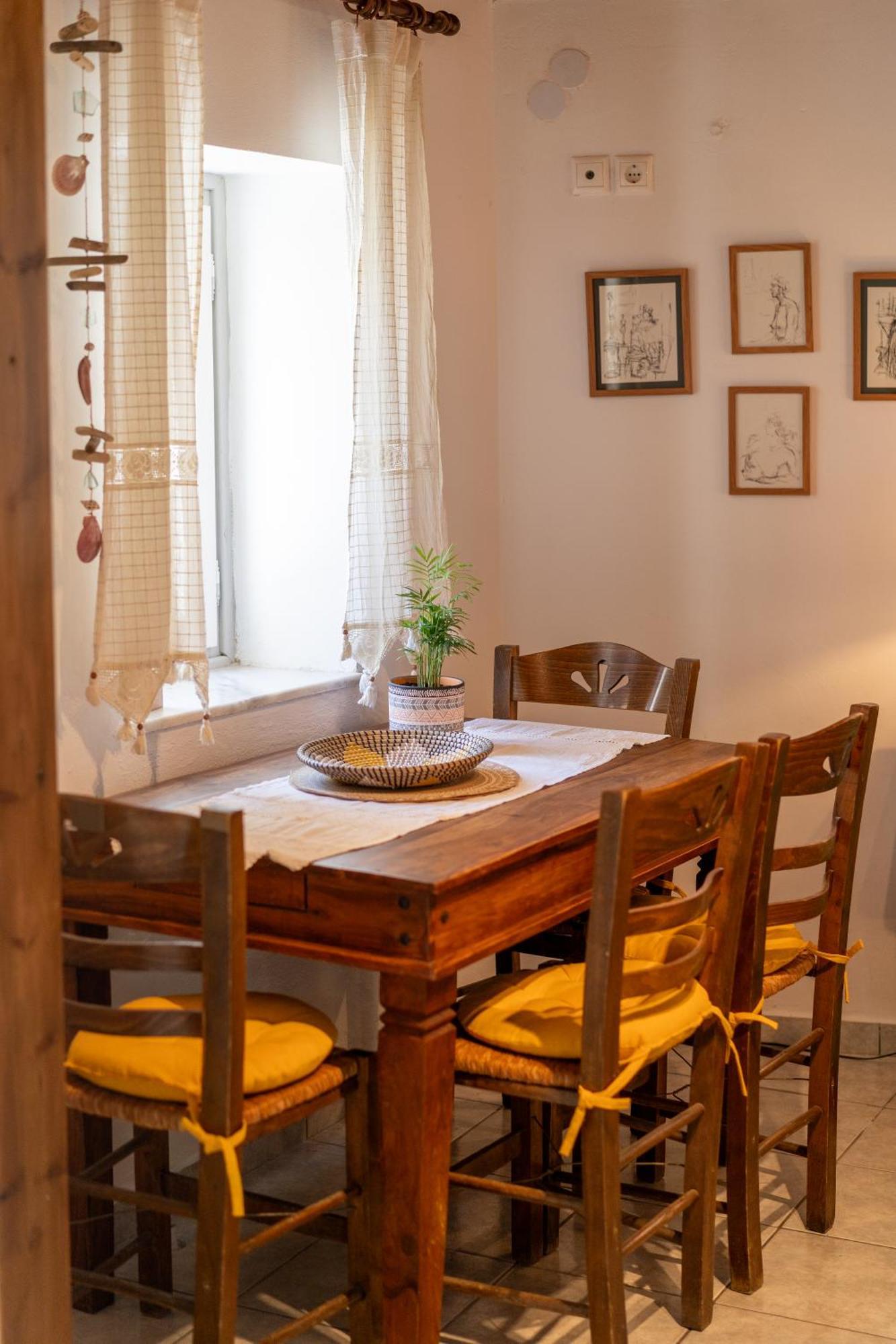 Spacious Home With Yard, Mytilene Lesvos Екстериор снимка