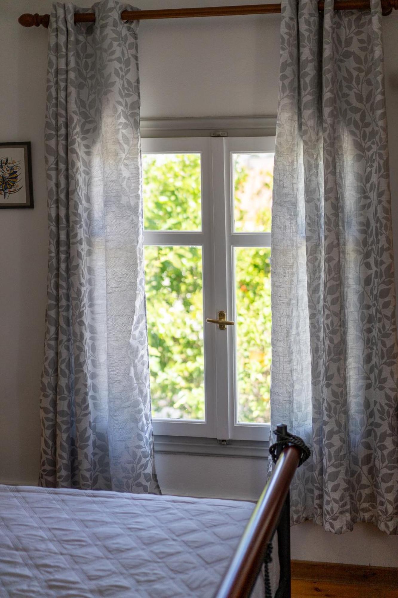 Spacious Home With Yard, Mytilene Lesvos Екстериор снимка