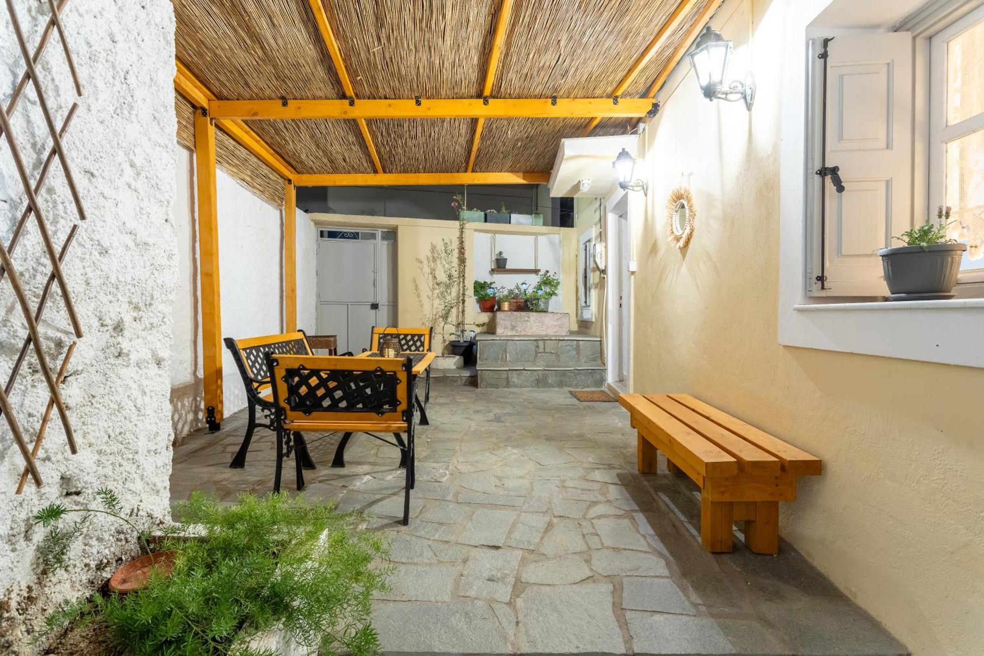 Spacious Home With Yard, Mytilene Lesvos Екстериор снимка