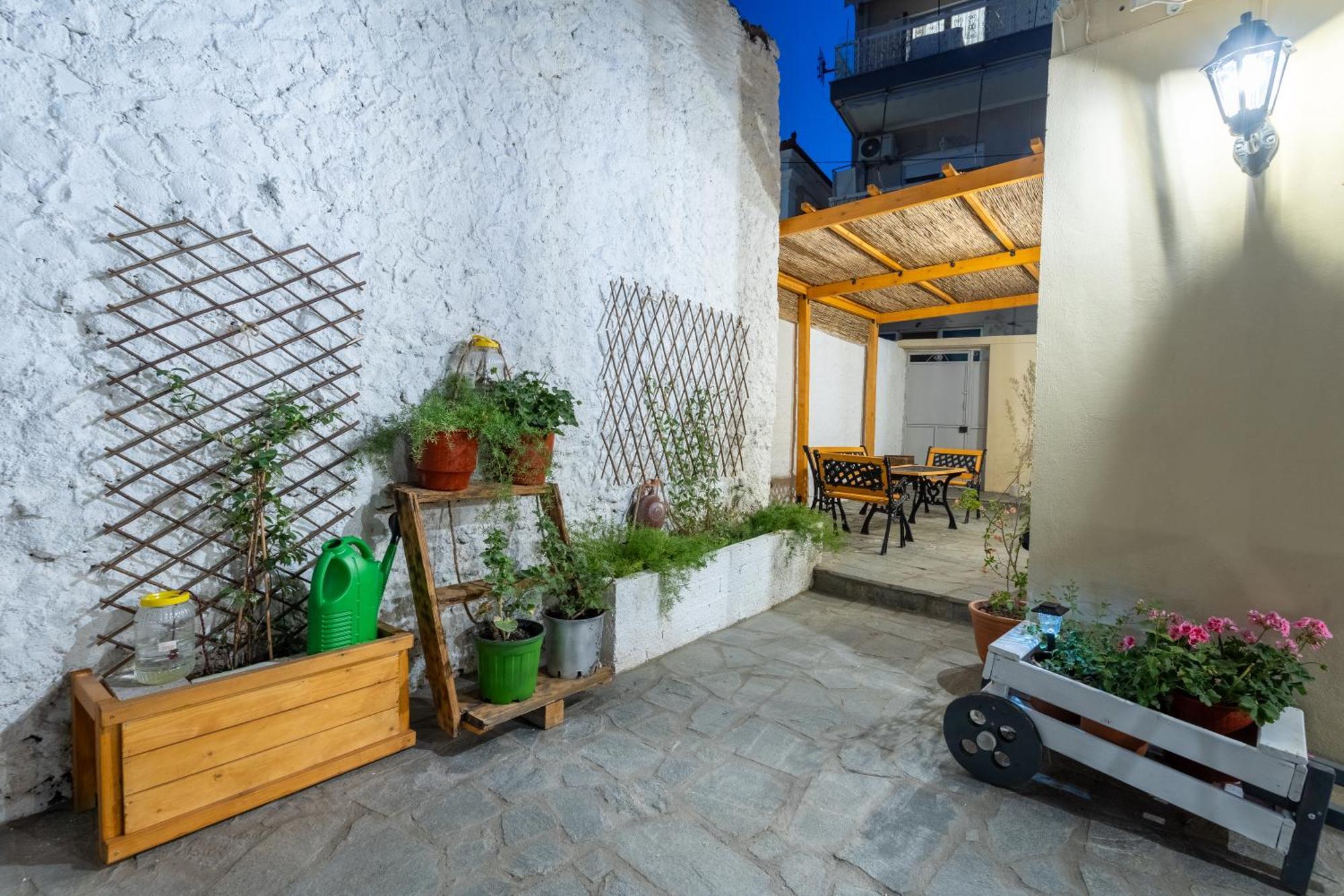 Spacious Home With Yard, Mytilene Lesvos Екстериор снимка