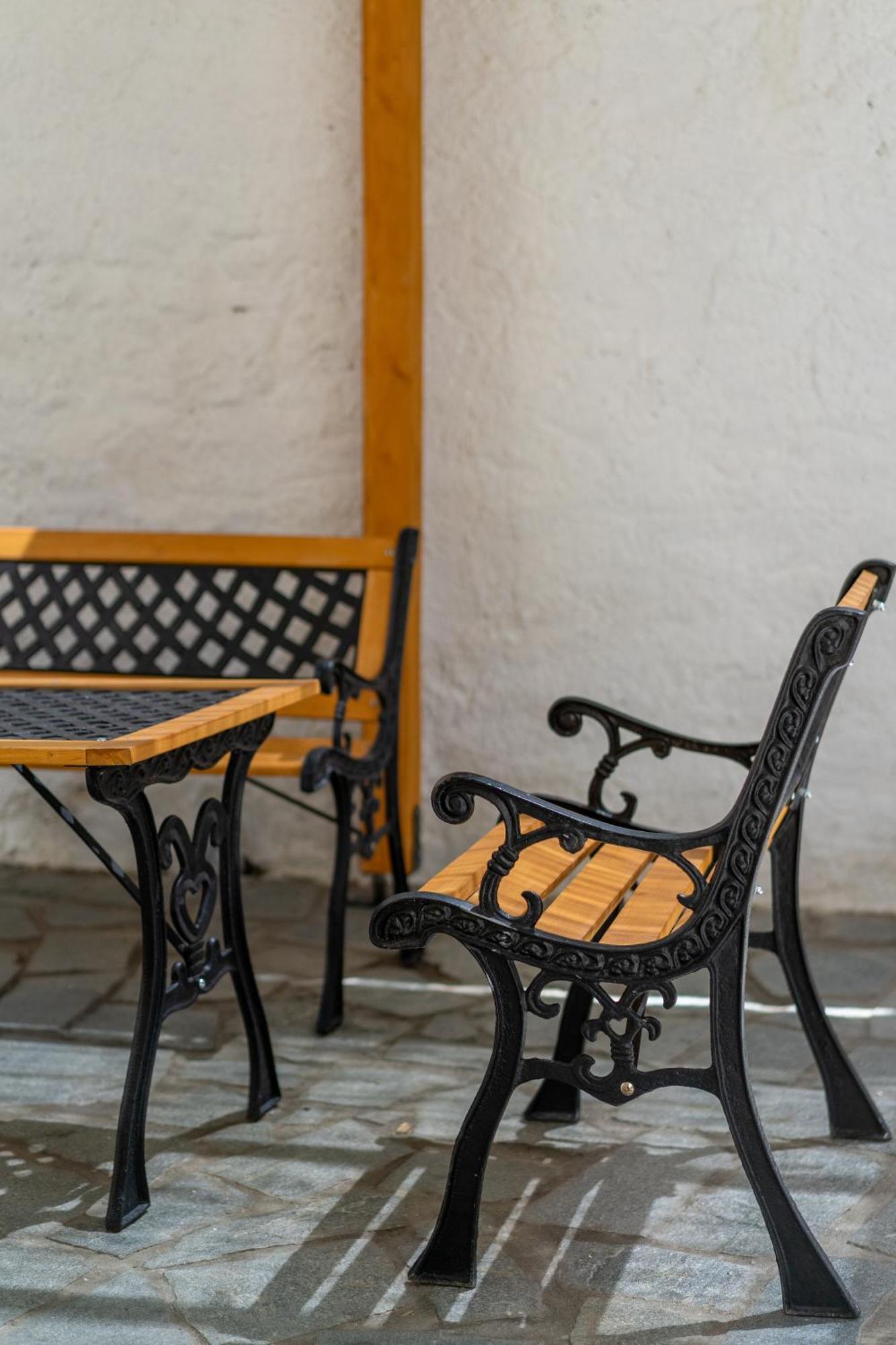Spacious Home With Yard, Mytilene Lesvos Екстериор снимка