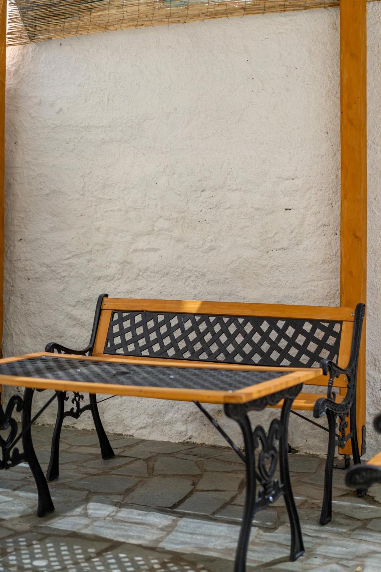 Spacious Home With Yard, Mytilene Lesvos Екстериор снимка