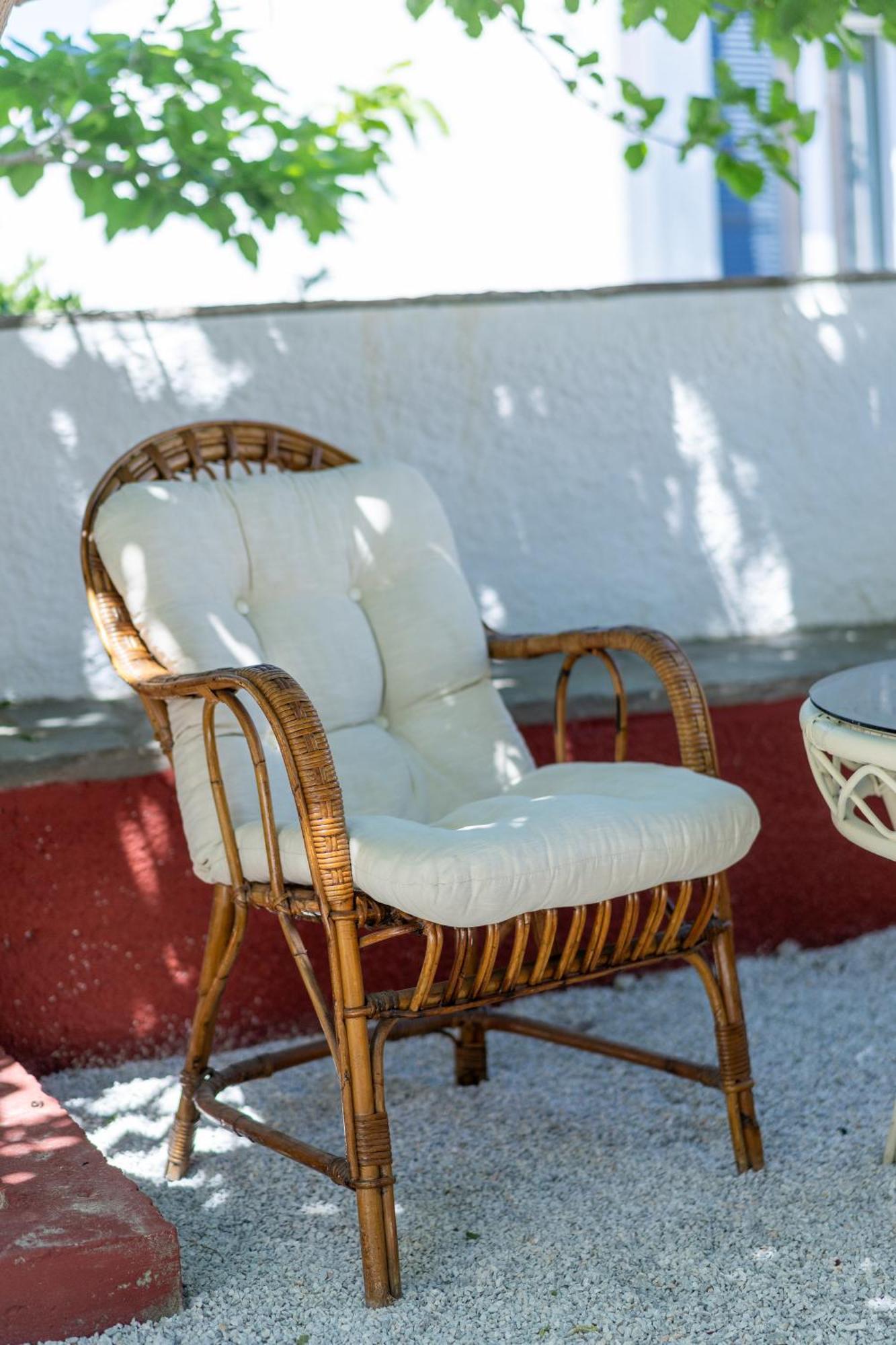 Spacious Home With Yard, Mytilene Lesvos Екстериор снимка