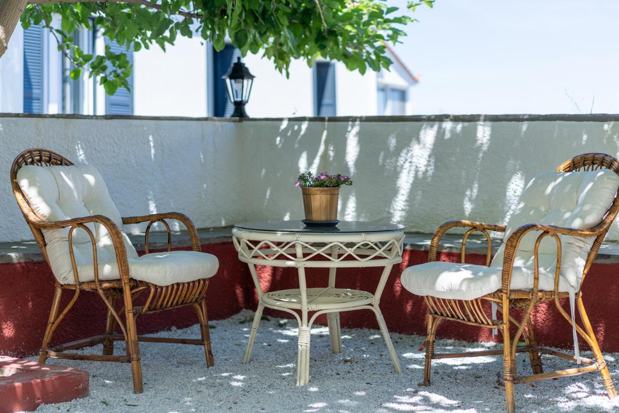 Spacious Home With Yard, Mytilene Lesvos Екстериор снимка