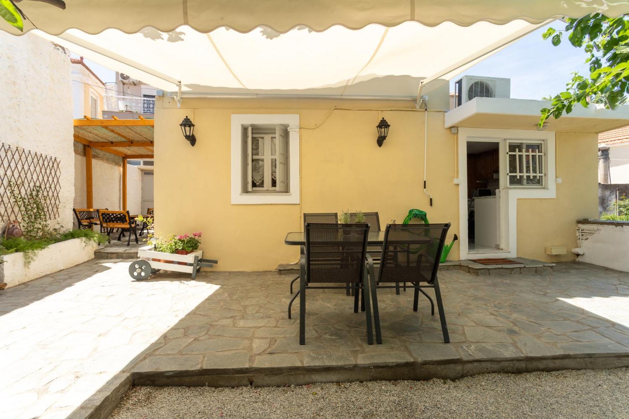 Spacious Home With Yard, Mytilene Lesvos Екстериор снимка