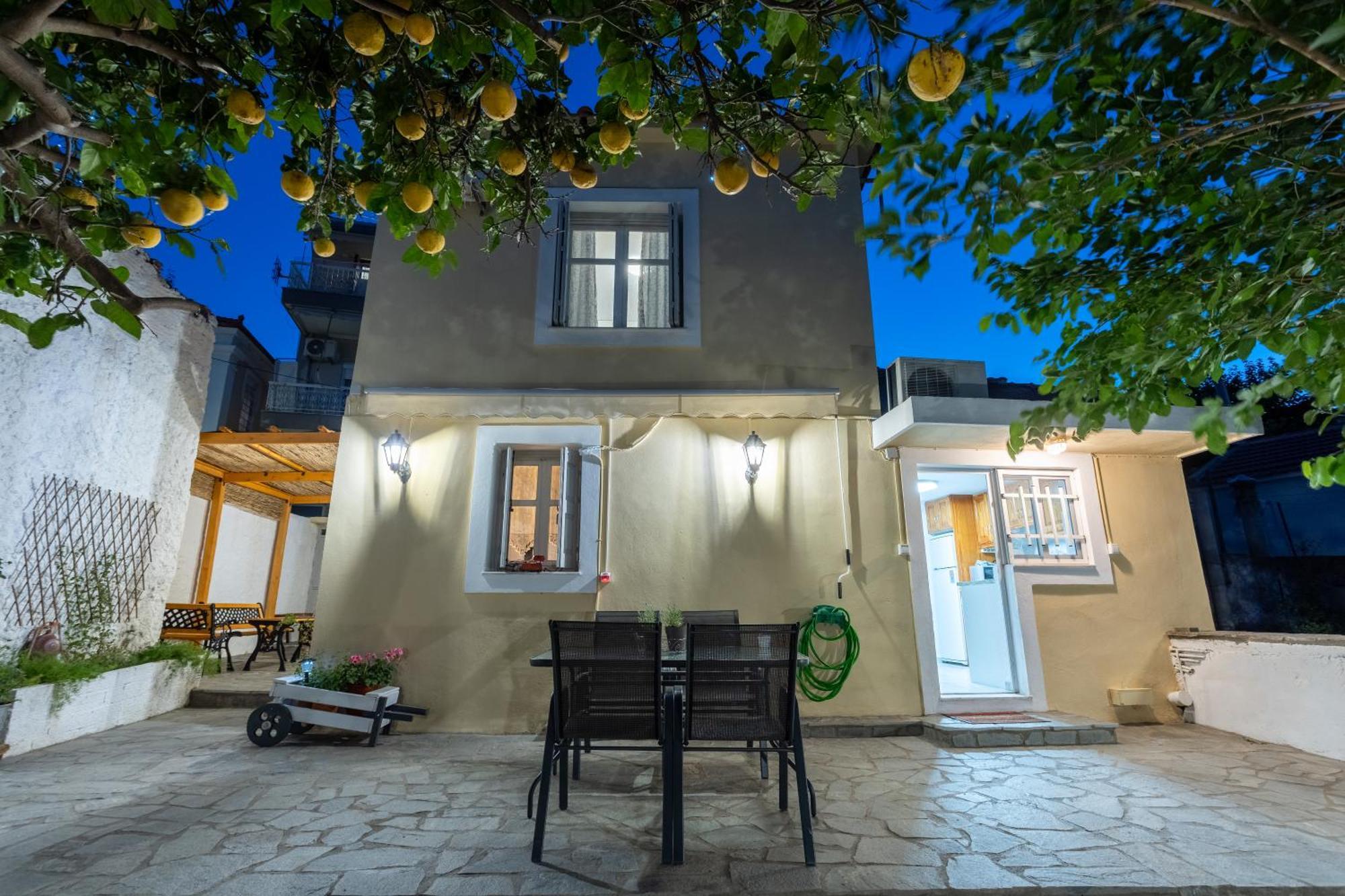 Spacious Home With Yard, Mytilene Lesvos Екстериор снимка